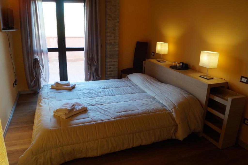 Conte Pietro Room&Breakfast Ferrara Luaran gambar
